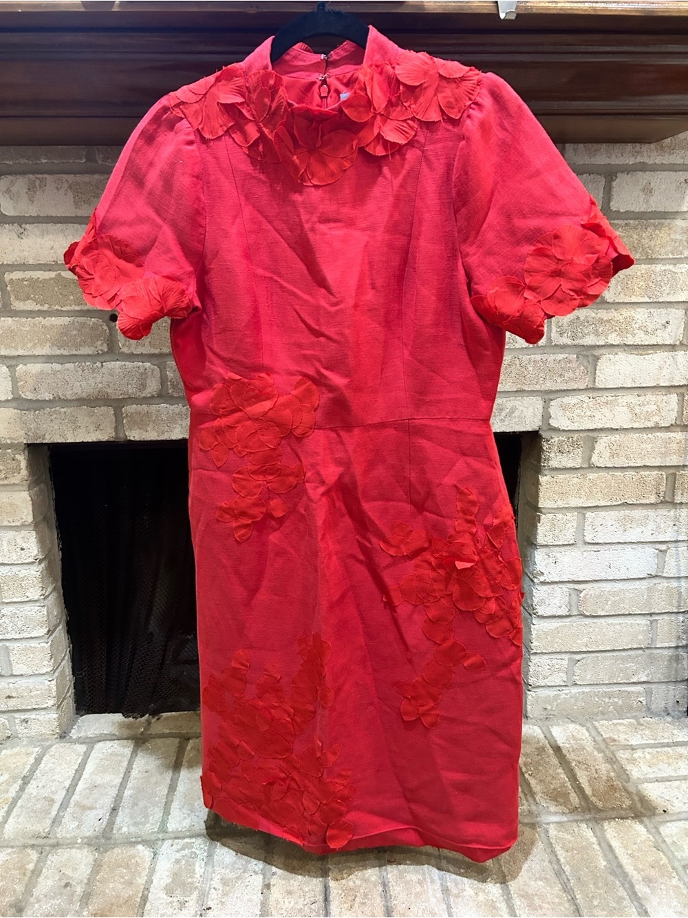 ANTONIO MELANI Red Floral Appliqué Short-Sleeve Dress EUC